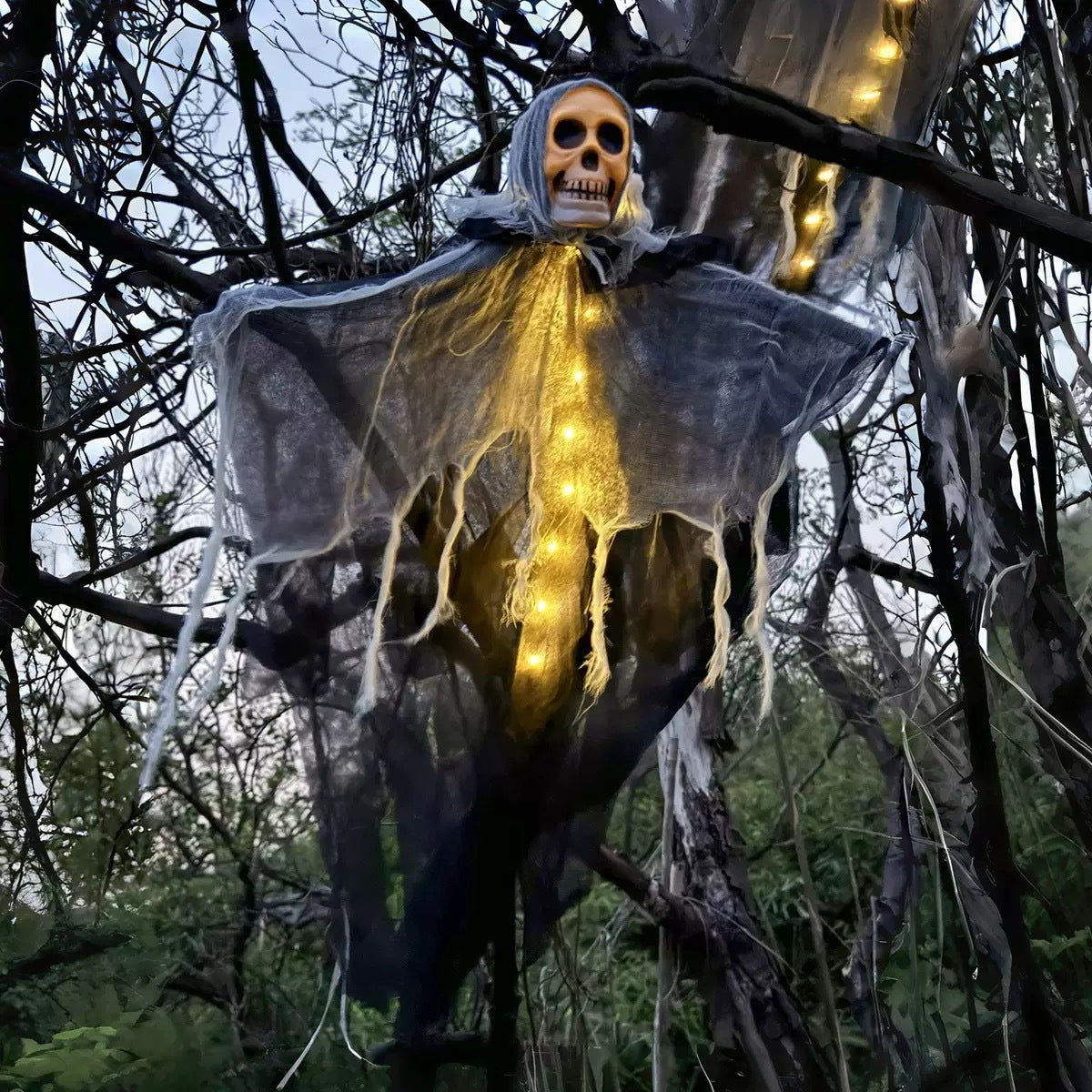 Hanging Ghost Skull Skeleton Ease Works